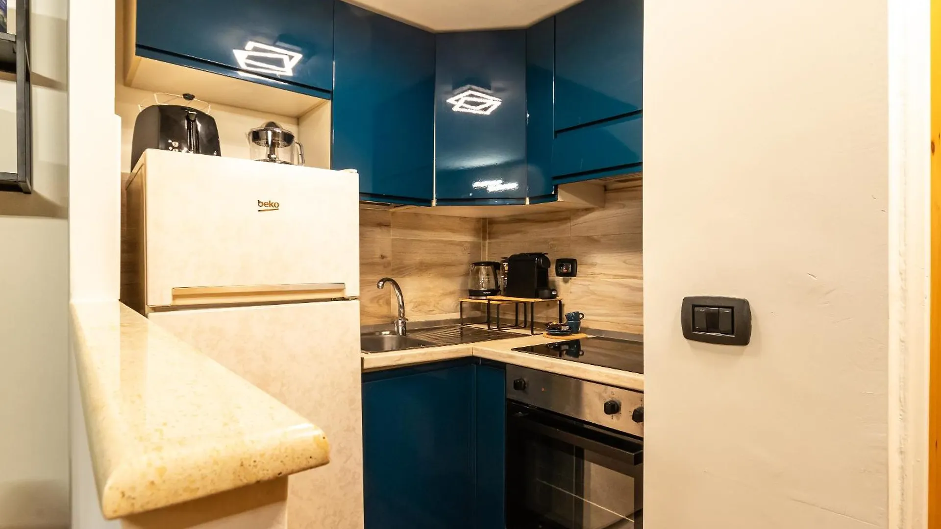 The Hive - Holiday Home In Trastevere Rome 0*,  Italy
